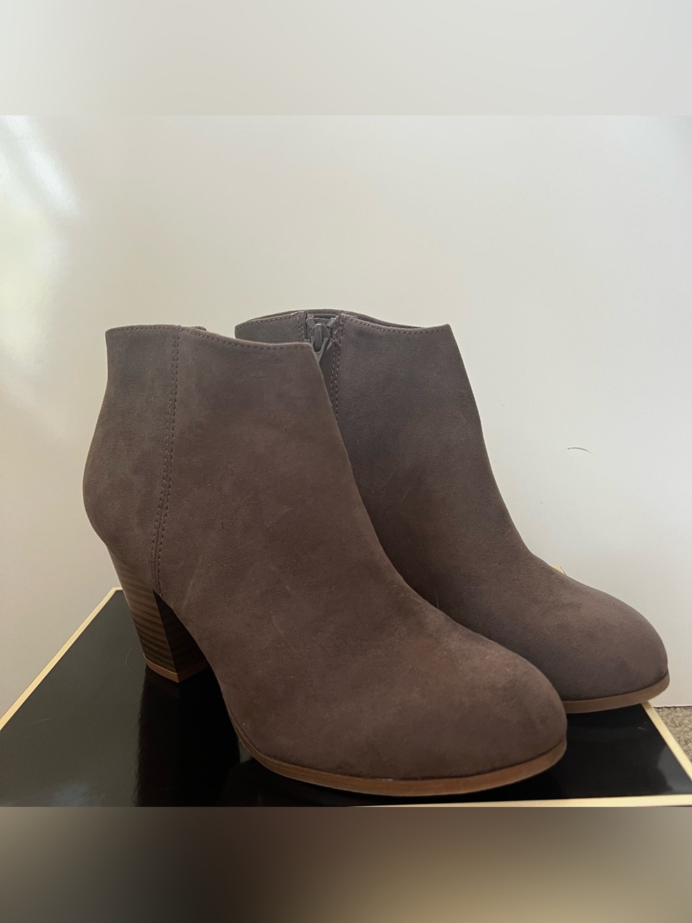 🤎 Brown Suede Ankle Booties
